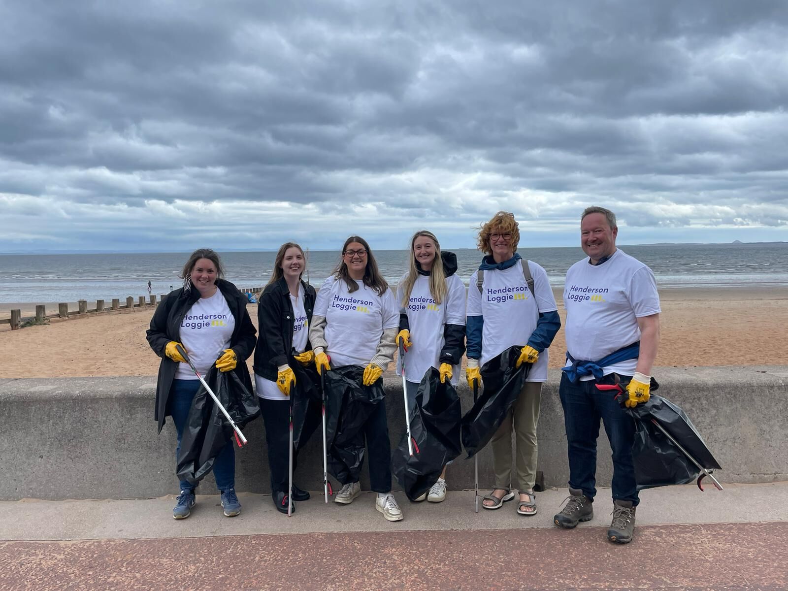 In Pictures Henderson Loggie volunteers make waves with Portobello